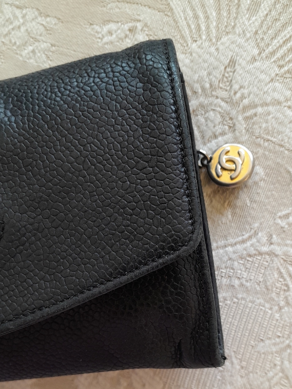 Authentic  Vintage Chanel Caviar Clutch or Wallet On Chain with Gold CC Zipper! - Picture 2 of 16